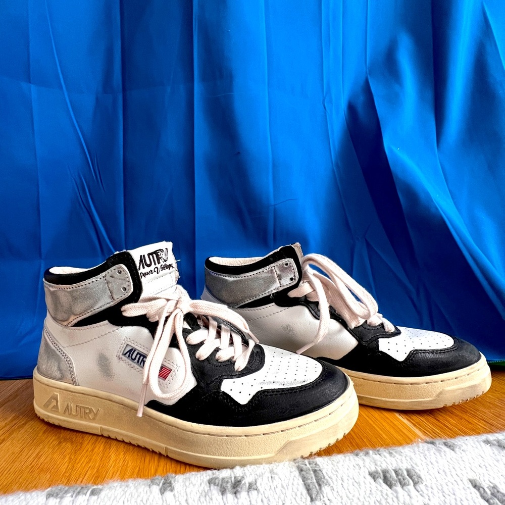 AUTRY SNEAKERS WOMAN MEDALIST MID SNEAKERS